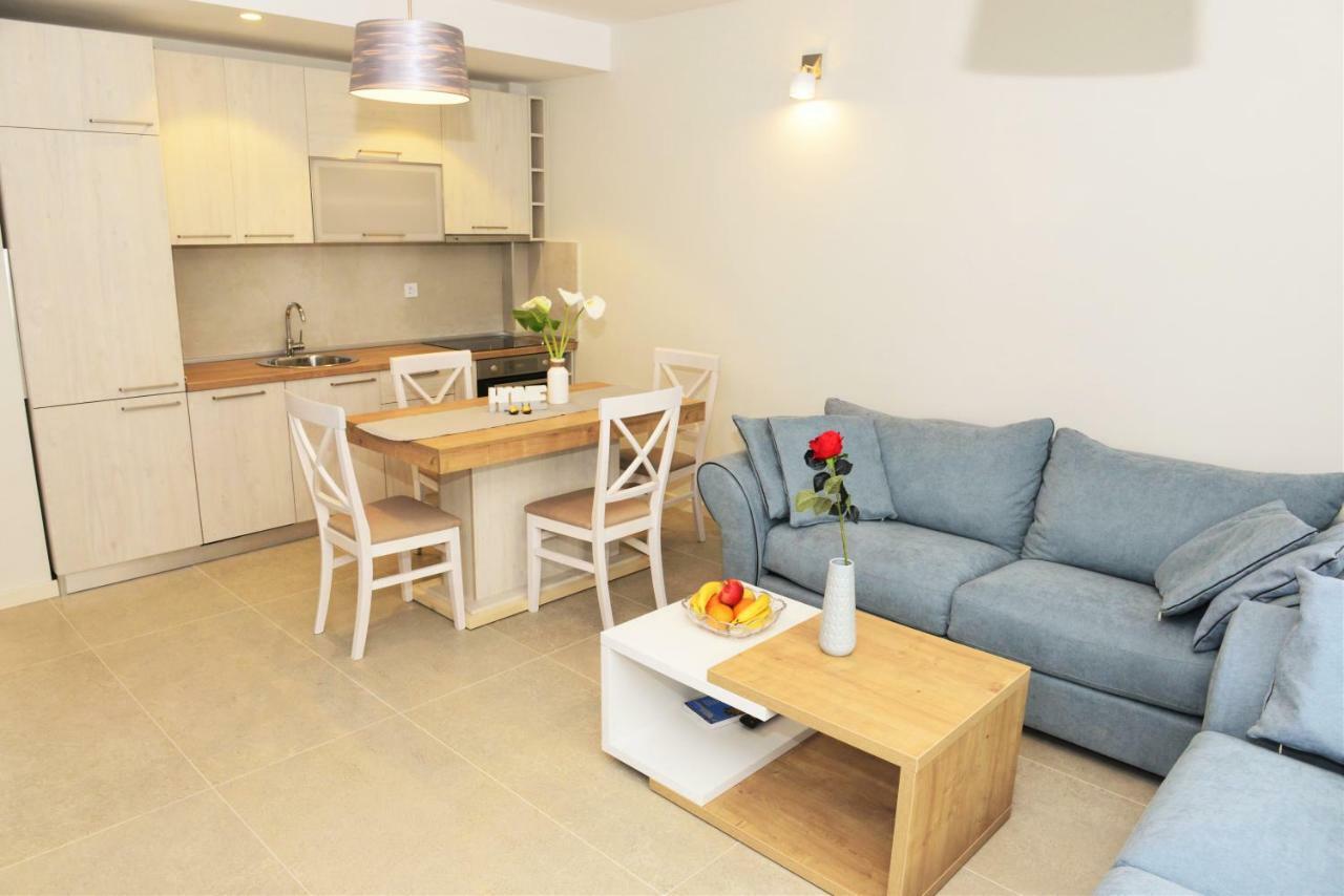 Ralux Apartman Tivat Exteriör bild