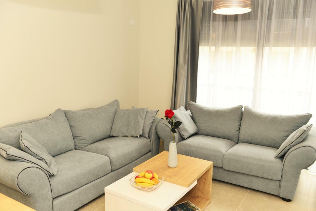 Ralux Apartman Tivat Exteriör bild