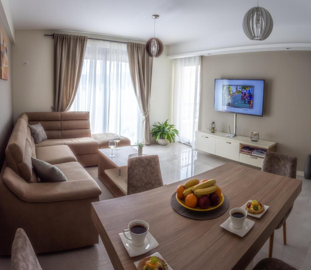 Ralux Apartman Tivat Exteriör bild