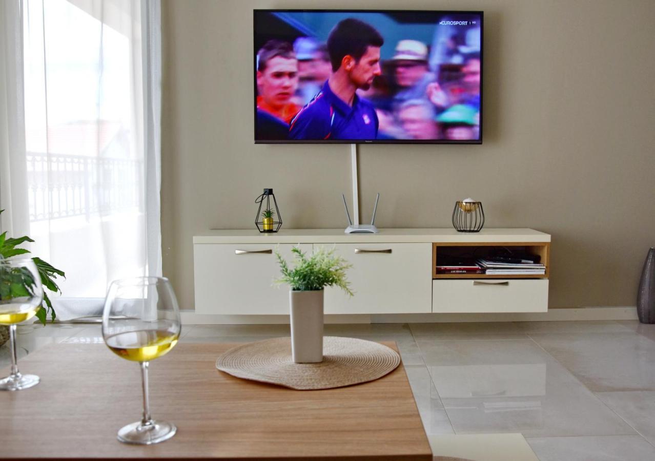 Ralux Apartman Tivat Exteriör bild